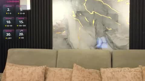 criss online show from 11-21-25, 08:29