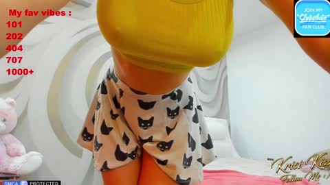 Snapshot of krisi_kiss chatting on 03-11-25, 09:45 KrisiFollow me  Thumb UP  online show from 03-11-25, 09:45