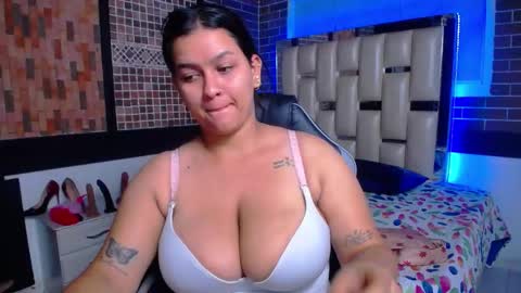 Snapshot of kriss_sweetboobs chatting on 09-26-25, 12:53 kriss_sweetboobs online show from 09-26-25, 12:53