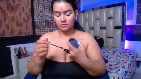 Snapshot of kriss_sweetboobs chatting on 10-09-25, 12:47 kriss_sweetboobs online show from 10-09-25, 12:47