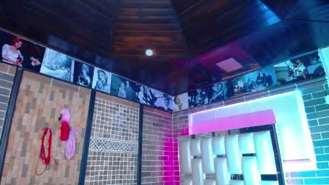 kriss_sweetboobs online show from 04-02-26, 11:30