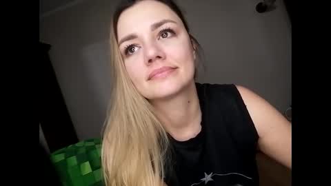 KrissSexi online show from 01-16-25, 05:33