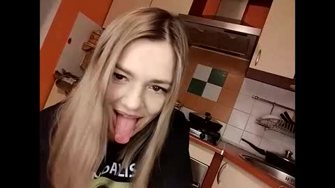 KrissSexi online show from 02-04-25, 08:49