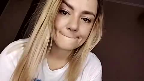 KrissSexi online show from 09-15-25, 04:56