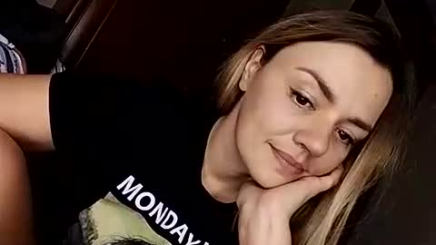 KrissSexi online show from 09-18-25, 05:59