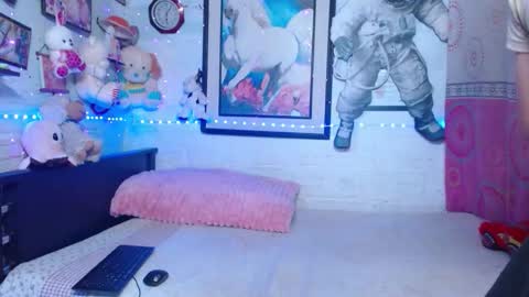 Snapshot of krisstal703358 chatting on 02-12-26, 07:42 krisstal703358 online show from 02-12-26, 07:42