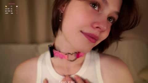 Snapshot of krissyhei chatting on 10-15-25, 01:06 Sarah online show from 10-15-25, 01:06