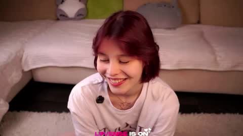 Snapshot of krissyhei chatting on 05-04-26, 01:12 Sarah online show from 05-04-26, 01:12