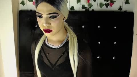kristal_queen01 online show from 04-12-26, 06:18