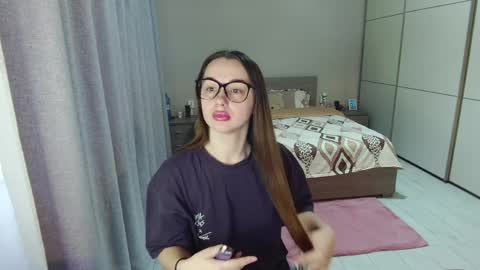 twitter    Annemarye 23 online show from 04-02-26, 05:16