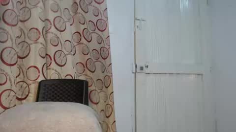 Snapshot of kristaltsxxx chatting on 12-31-24, 05:18 kristal online show from 12-31-24, 05:18