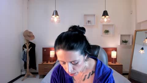 Snapshot of kristen_garner chatting on 12-20-24, 10:22 Sophia online show from 12-20-24, 10:22