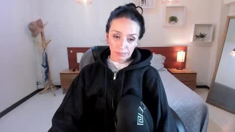 Snapshot of kristen_garner chatting on 01-05-25, 03:53 Sophia online show from 01-05-25, 03:53
