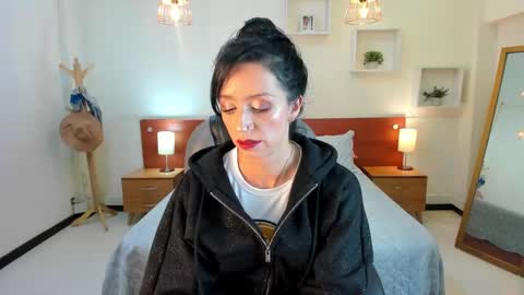Snapshot of kristen_garner chatting on 01-15-25, 08:26 Sophia online show from 01-15-25, 08:26