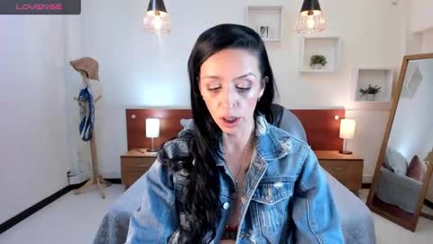 Snapshot of kristen_garner chatting on 01-19-25, 12:06 Sophia online show from 01-19-25, 12:06