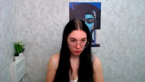 Snapshot of kristenx_x chatting on 11-10-25, 10:47 Kristen online show from 11-10-25, 10:47