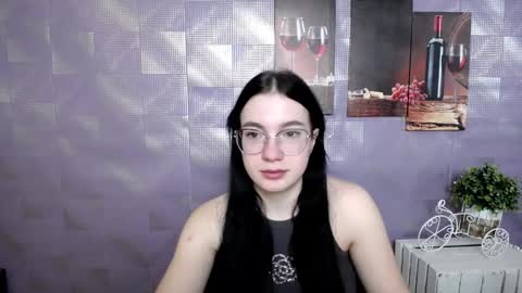 Snapshot of kristenx_x chatting on 11-14-25, 08:24 Kristen online show from 11-14-25, 08:24