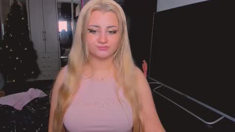 Snapshot of kristialsoopp chatting on 01-08-26, 04:48 kristialsoopp online show from 01-08-26, 04:48