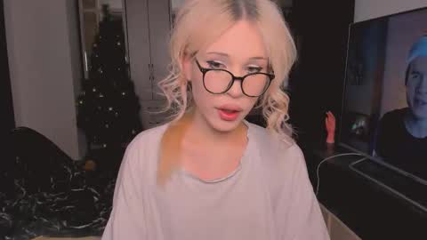 Snapshot of kristialsoopp chatting on 01-11-26, 06:46 kristialsoopp online show from 01-11-26, 06:46