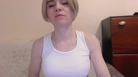 Snapshot of kristina_vagner chatting on 03-08-25, 11:27 kristina_vagner online show from 03-08-25, 11:27