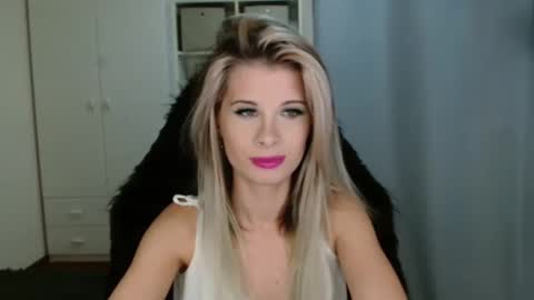 KristineAmore online show from 11-12-25, 03:23