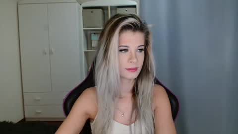 KristineAmore online show from 11-30-25, 08:07