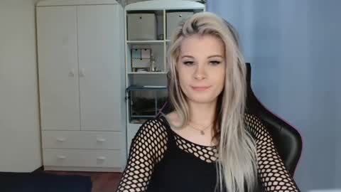 KristineAmore online show from 04-21-26, 06:31