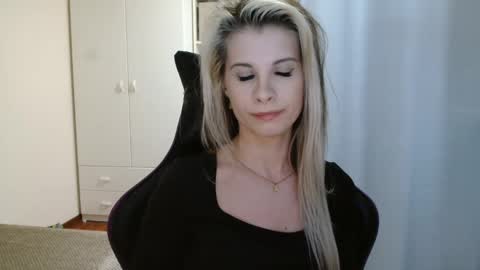 KristineAmore online show from 05-20-26, 06:36