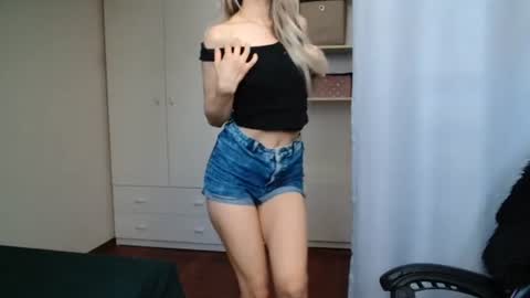 KristineAmore online show from 06-25-26, 06:51