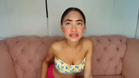 Snapshot of kristyl_paez chatting on 02-02-25, 02:34 Cristina online show from 02-02-25, 02:34