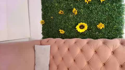 Snapshot of kristyl_paez chatting on 02-20-25, 01:08 Cristina online show from 02-20-25, 01:08