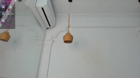 Snapshot of kristyl_paez chatting on 02-23-25, 01:10 Cristina online show from 02-23-25, 01:10