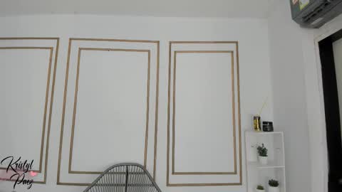 Snapshot of kristyl_paez chatting on 09-23-25, 04:10 Cristina online show from 09-23-25, 04:10