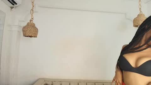 Snapshot of kristyl_paez chatting on 09-24-25, 04:10 Cristina online show from 09-24-25, 04:10