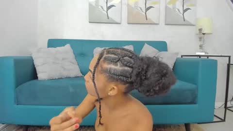 Snapshot of kristyl_paez chatting on 10-08-25, 07:44 Cristina online show from 10-08-25, 07:44