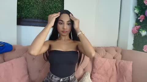 Snapshot of kristyl_paez chatting on 10-23-25, 02:05 Cristina online show from 10-23-25, 02:05