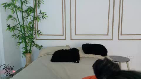 Snapshot of kristyl_paez chatting on 11-21-25, 03:54 Cristina online show from 11-21-25, 03:54