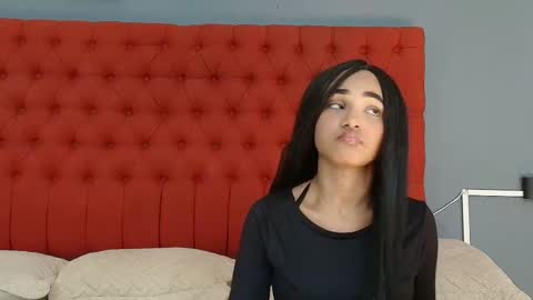 Snapshot of kristyl_paez chatting on 11-23-25, 07:02 Cristina online show from 11-23-25, 07:02