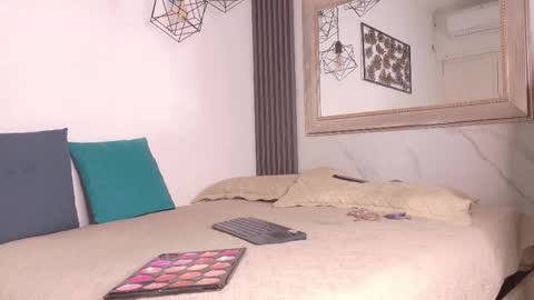 Snapshot of kristyl_paez chatting on 01-13-26, 07:08 Cristina online show from 01-13-26, 07:08