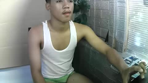 Snapshot of kritthanarkorn chatting on 11-13-25, 06:12 kritthanarkorn online show from 11-13-25, 06:12