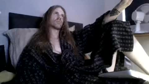 Snapshot of krullz123 chatting on 06-15-26, 09:50 Krullz online show from 06-15-26, 09:50