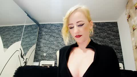 krystal desire online show from 12-27-24, 09:00