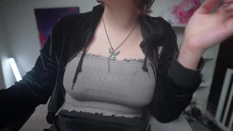 Krystal Syx online show from 03-09-25, 03:01