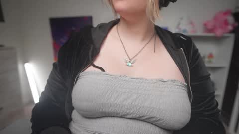 Krystal Syx online show from 10-10-25, 01:26