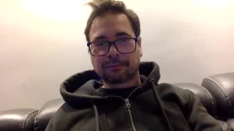 krzysztof1977 online show from 01-06-26, 10:23