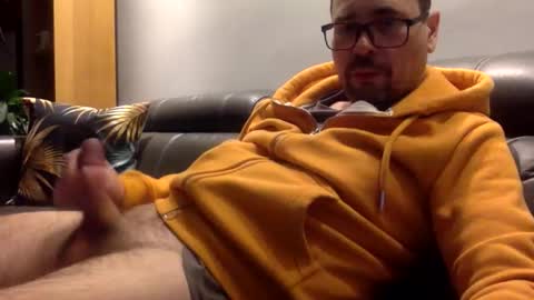 krzysztof1977 online show from 02-05-26, 10:47