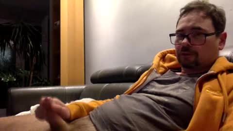 krzysztof1977 online show from 03-10-26, 08:03