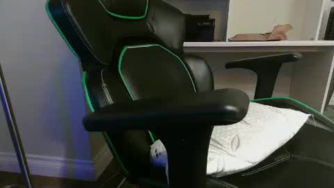 Snapshot of kt12369 chatting on 12-04-24, 07:17 Kevin online show from 12-04-24, 07:17