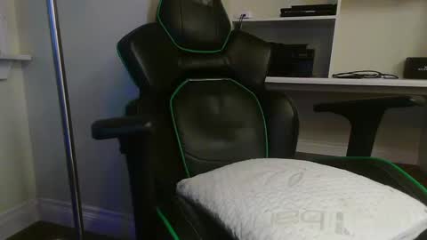 Snapshot of kt12369 chatting on 12-13-24, 07:25 Kevin online show from 12-13-24, 07:25