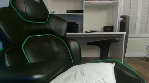 Snapshot of kt12369 chatting on 12-29-24, 07:39 Kevin online show from 12-29-24, 07:39